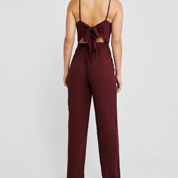 BNWT Abercrombie & Fitch Maroon Jumpsuit with bow back - Size XS - Picture 3 of 5